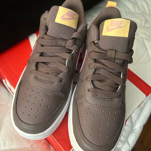 SOLD Nike Court Borough Low 2 (Size 5Y) - Picture 6 of 10